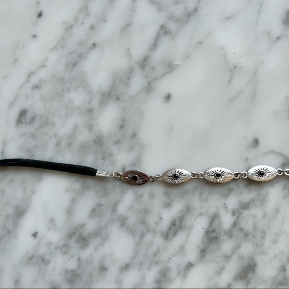 Cute metallic choker silver and black necklace - Picture 6 of 7